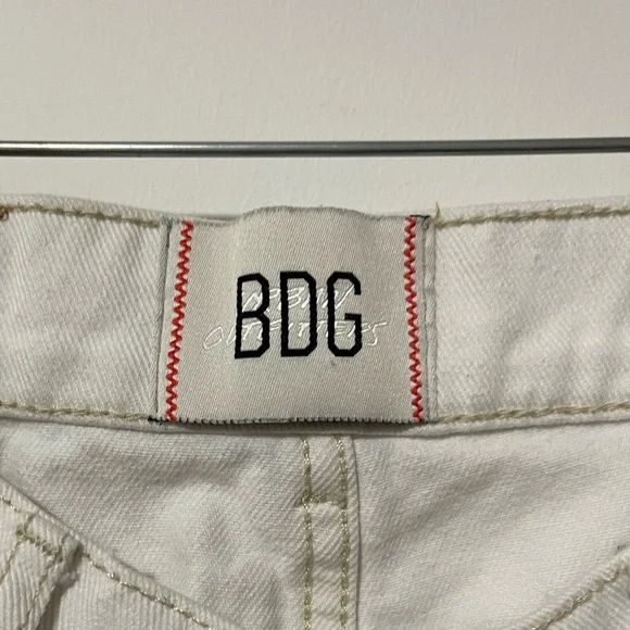 BDG Urban Outfitters Dipped V Wide Leg White Jeans Y2K jeans Size 27 - Picture 4 of 11